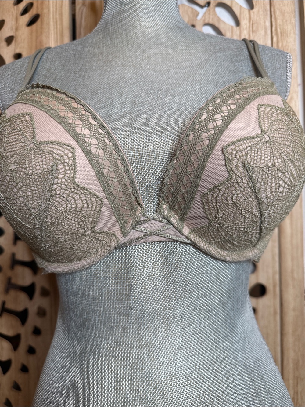 Victoria's Secret Nude Bra with Olive Lace Overlay - Picture 2 of 7